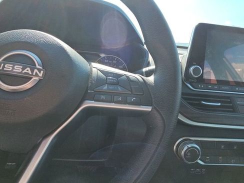 Used 2024 Nissan Altima 2.5 SV image 38