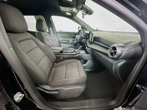 Used 2025 Chevrolet Equinox LT image 30