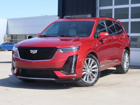 Used 2020 Cadillac XT6 Sport image 3