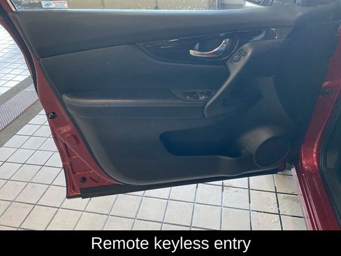 Used 2022 Nissan Rogue Sport SV AWD/4WD image 11