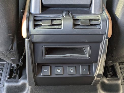 Used 2022 Land Rover Defender 110 image 25