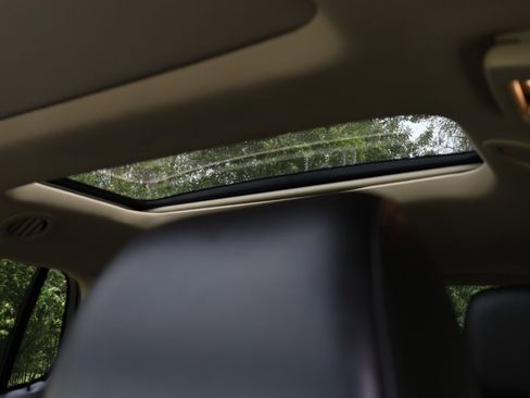 Used 2019 Lincoln MKT AWD image 18