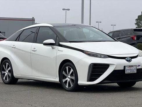 Certified 2018 Toyota Mirai image 5