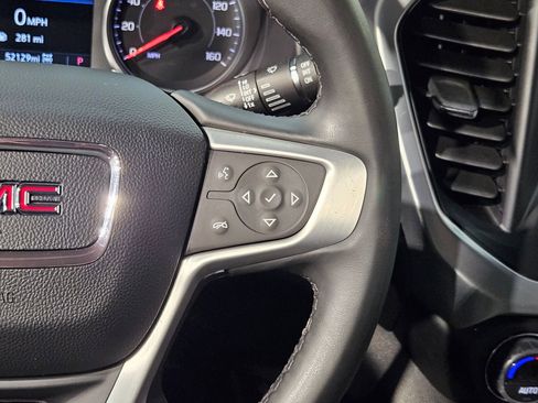 Used 2023 GMC Acadia SLT image 29