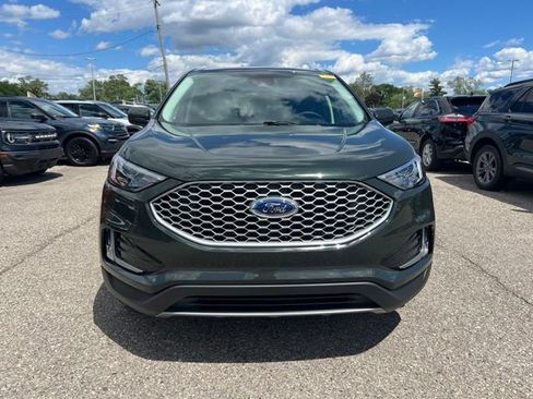 Certified 2024 Ford Edge SEL w/ Convenience Package AWD/4WD image 2
