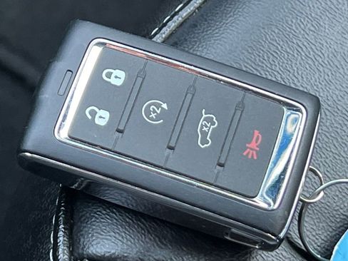 Used 2024 Jeep Grand Cherokee Limited w/ Trailer Tow Package image 29