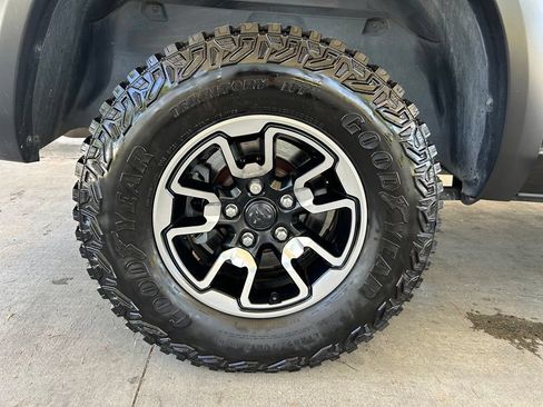 Used 2018 RAM 1500 Rebel w/ Luxury Group AWD/4WD image 28