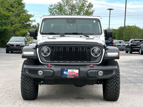 Used 2024 Jeep Gladiator Rubicon AWD/4WD image 10