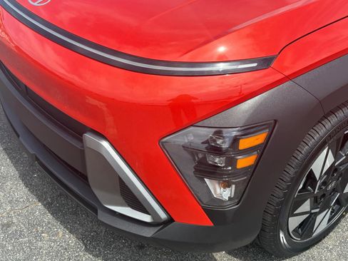 Used 2024 Hyundai Kona SEL FWD image 11