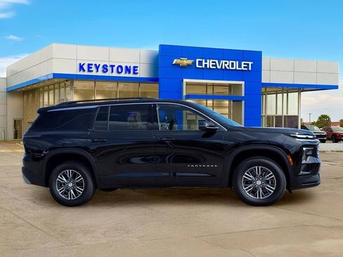 New 2026 Chevrolet Traverse LT w/ Driver Confidence Package FWD image 8