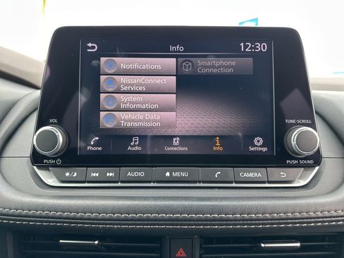 Used 2023 Nissan Rogue SV image 37