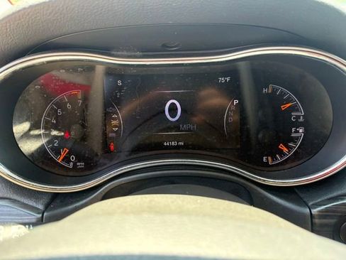 Used 2022 Jeep Grand Cherokee Laredo X AWD/4WD image 14