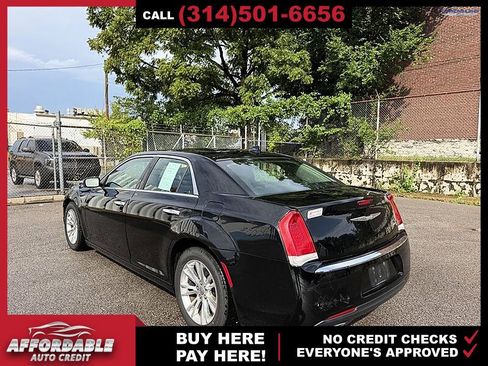 Used 2016 Chrysler 300 C RWD image 3