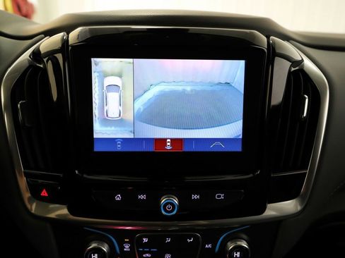 Used 2019 Chevrolet Traverse LT w/ LT Premium Package AWD/4WD image 6