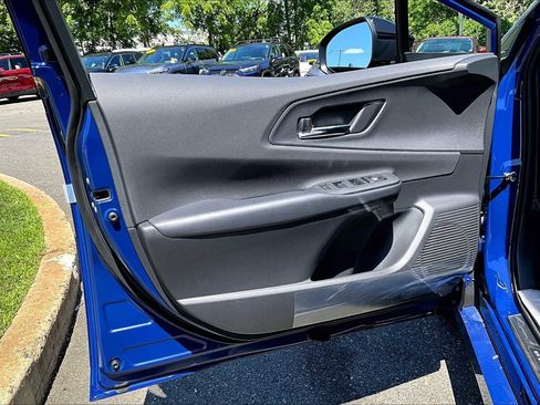 New 2025 Toyota Prius Plug-In Hybrid image 10