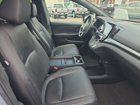 Used 2023 Honda Odyssey Sport image 10