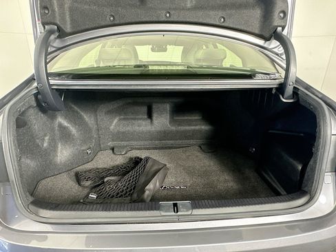 Used 2017 Lexus ES 300h w/ Luxury Package FWD image 30