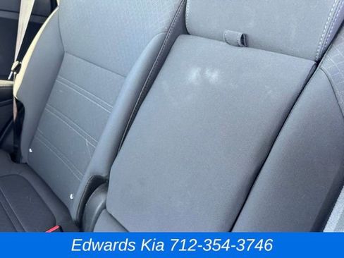 Used 2017 Kia Sorento LX w/ LX Convenience Package image 15