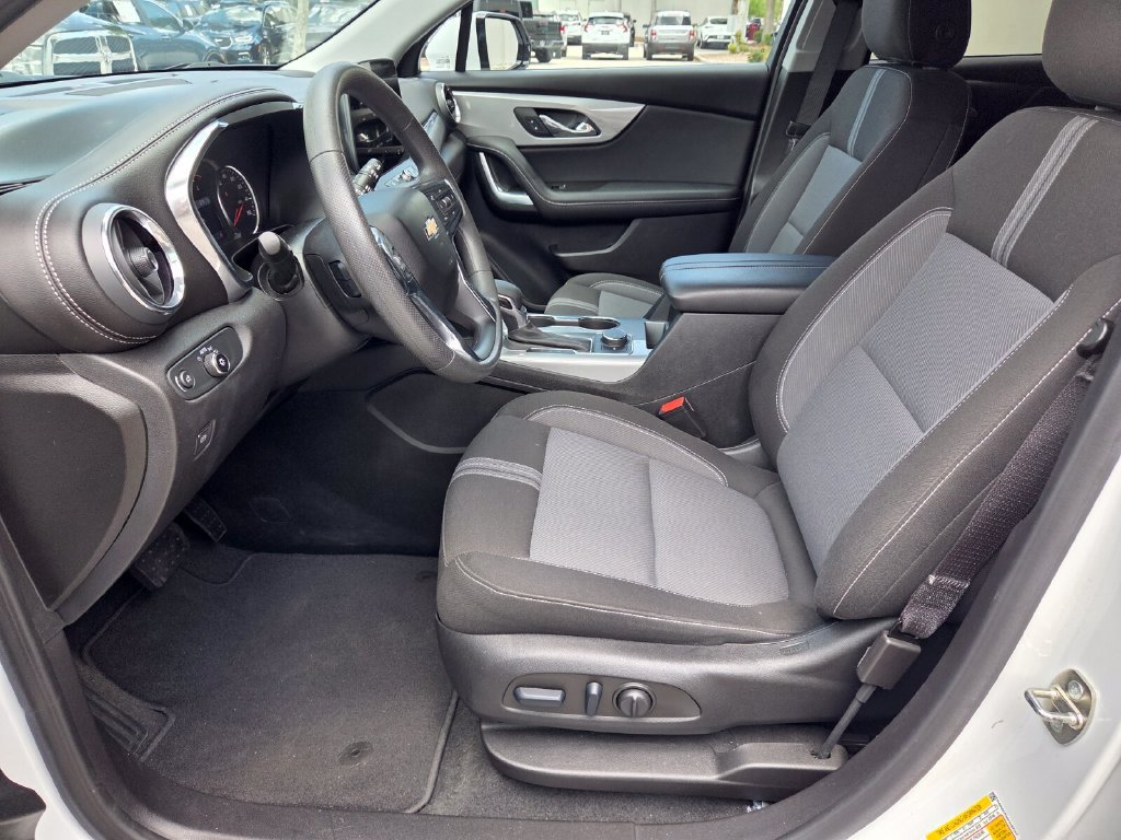 Used 2023 Chevrolet Blazer LT FWD image 4