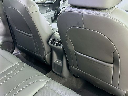 Used 2023 Buick Envision Essence image 30