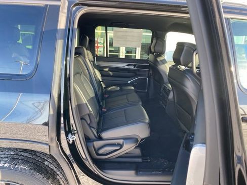New 2026 Jeep Grand Wagoneer Limited w/ 8-Passenger Seating Package AWD/4WD image 31