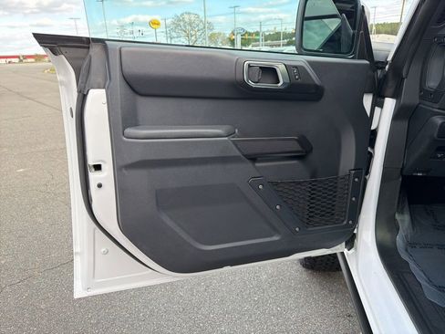 Used 2025 Ford Bronco Badlands image 12