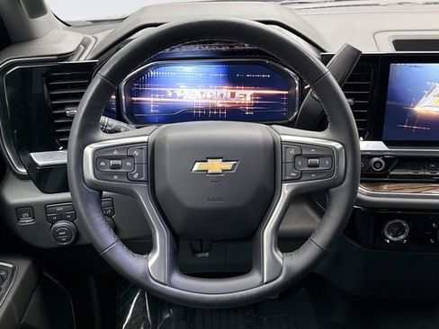 Used 2023 Chevrolet Silverado 1500 LT image 12