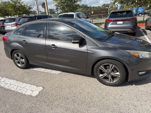 Used 2016 Ford Focus SE FWD image 26