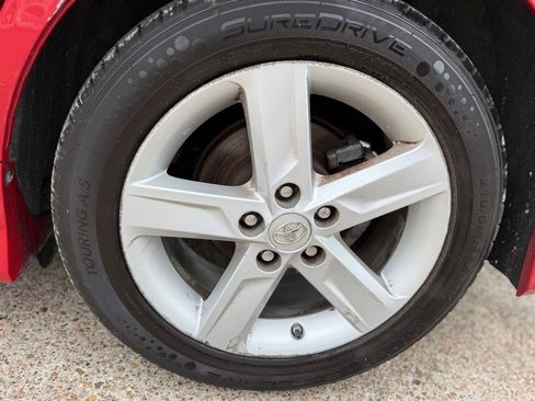 Used 2013 Toyota Camry SE image 19