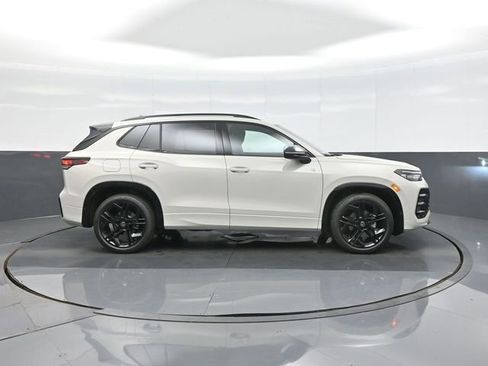 New 2026 Volkswagen Tiguan SE R-Line FWD image 8