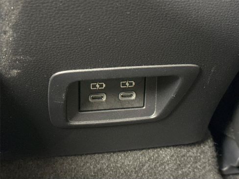 Used 2024 Toyota Corolla Cross LE FWD image 37