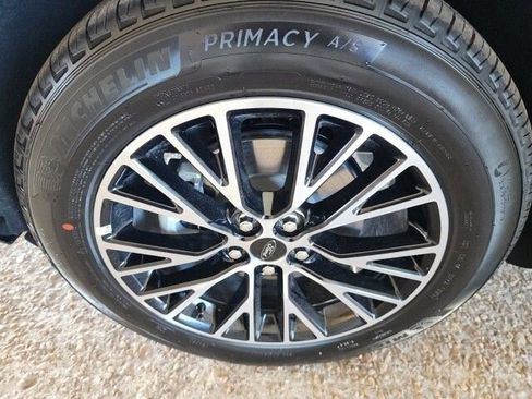 New 2025 Ford Escape SE image 33