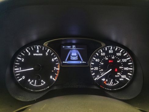 Used 2017 Nissan Pathfinder S image 23