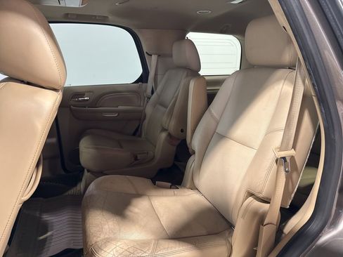 Used 2013 Cadillac Escalade Premium image 33