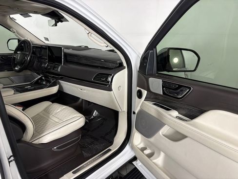 Used 2020 Lincoln Navigator L Black Label w/ Cargo Convenience Package AWD/4WD image 37