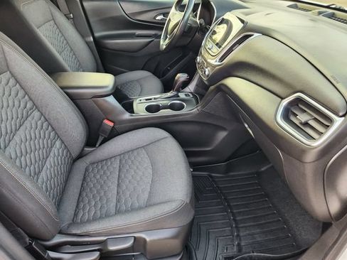 Used 2019 Chevrolet Equinox LT FWD image 14