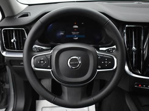 Used 2025 Volvo S60 B5 Core image 39