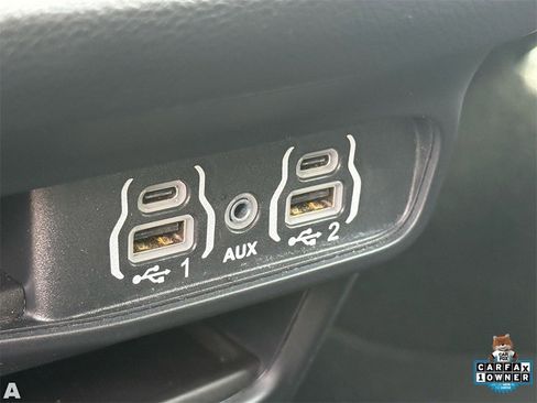 Certified 2025 Chrysler Pacifica Select image 23