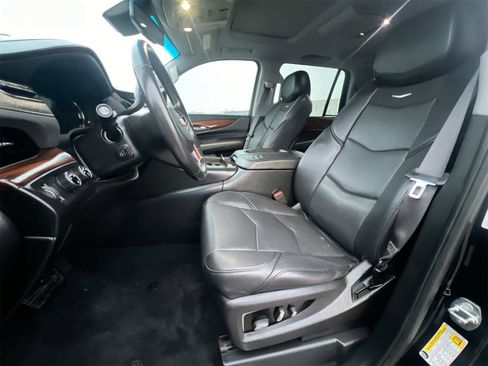 Used 2016 Cadillac Escalade Premium image 16