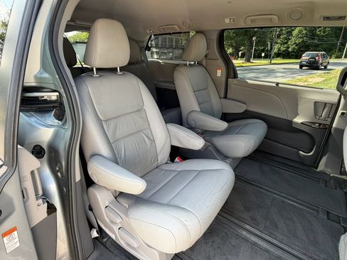 Used 2016 Toyota Sienna XLE w/ Protection Package AWD/4WD image 15