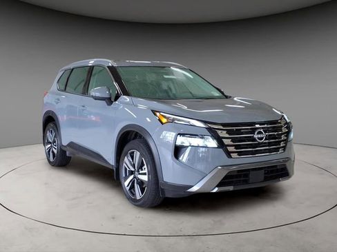 Used 2025 Nissan Rogue SL image 14