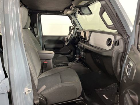Used 2024 Jeep Wrangler Sport S image 5