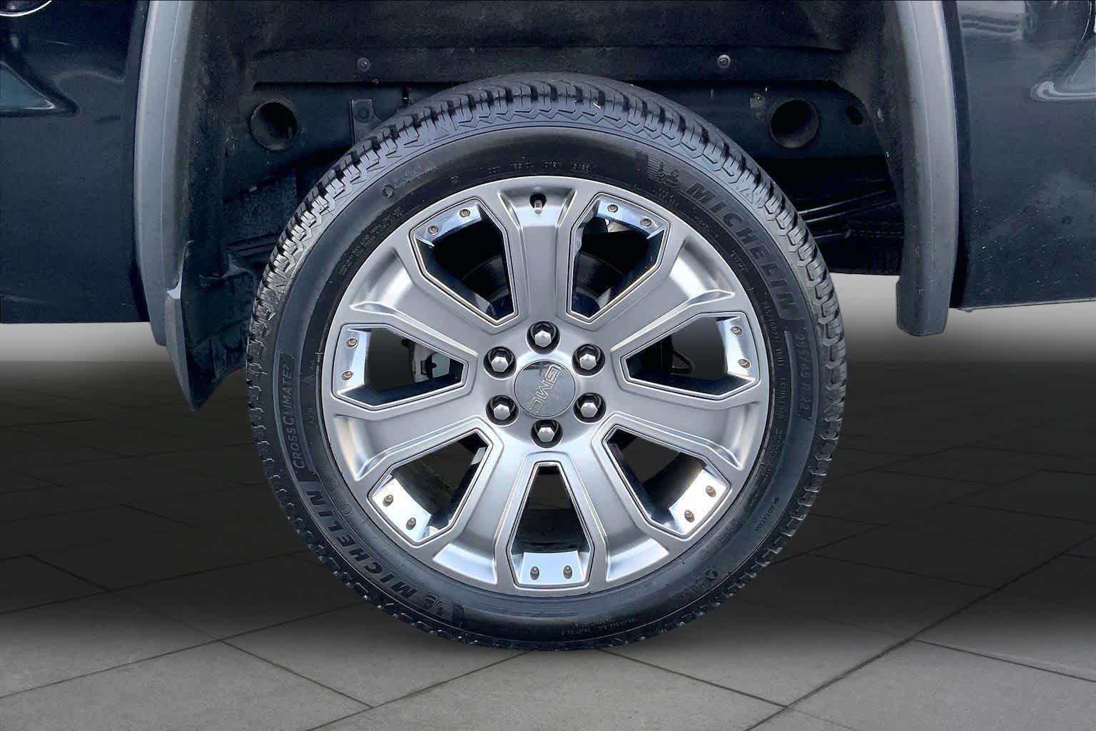 Used 2018 GMC Sierra 1500 Denali w/ Denali Ultimate Package AWD/4WD image 10