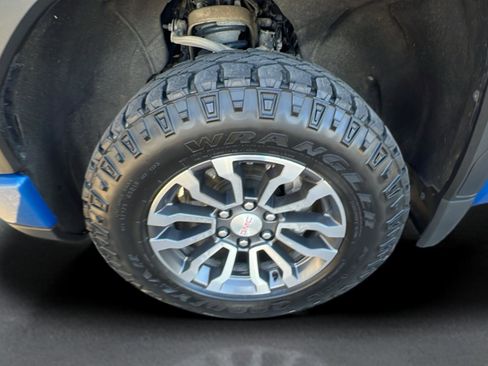 Used 2022 GMC Sierra 1500 AT4 w/ Technology Package image 17