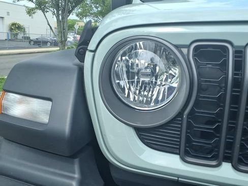 Used 2024 Jeep Wrangler Sport AWD/4WD image 12