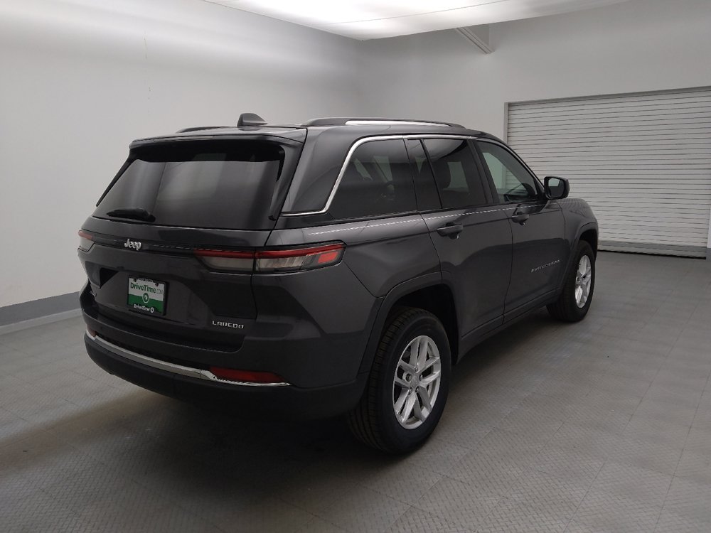 Used 2023 Jeep Grand Cherokee Laredo w/ Luxury Tech Group I AWD/4WD image 9