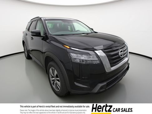 Used 2025 Nissan Pathfinder SV image 1