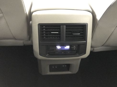 Used 2023 Volkswagen Atlas SE w/ Panoramic Sunroof Package FWD image 17