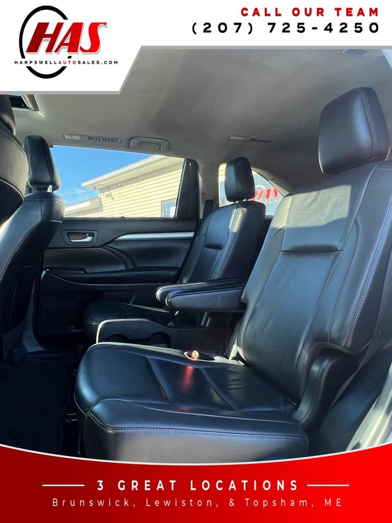 Used 2019 Toyota Highlander XLE AWD/4WD image 12