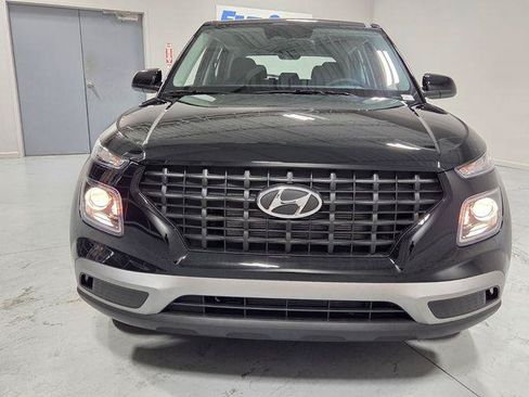 New 2026 Hyundai Venue SE FWD image 2